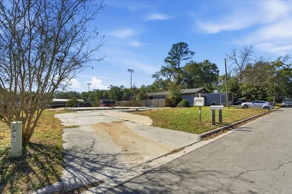 8203 SW 13th Road Gainesville FL 32607