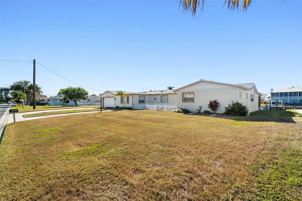 5003 Commonwealth Road Palmetto FL 34221