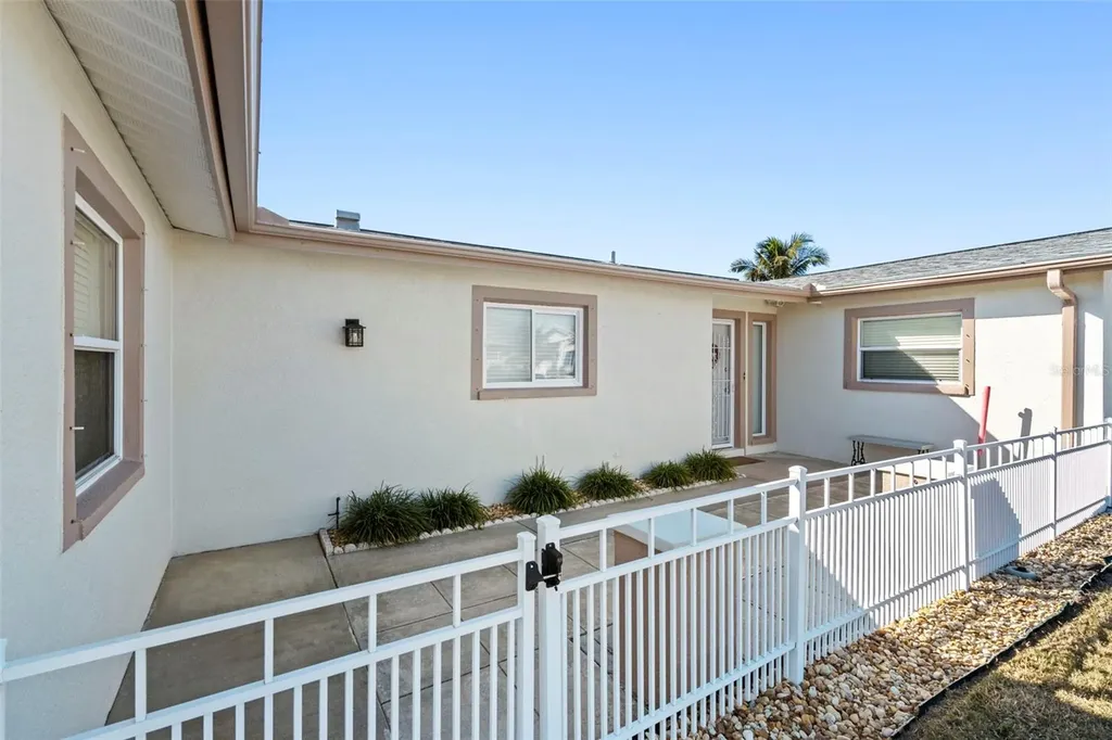 5003 Commonwealth Road Palmetto FL 34221