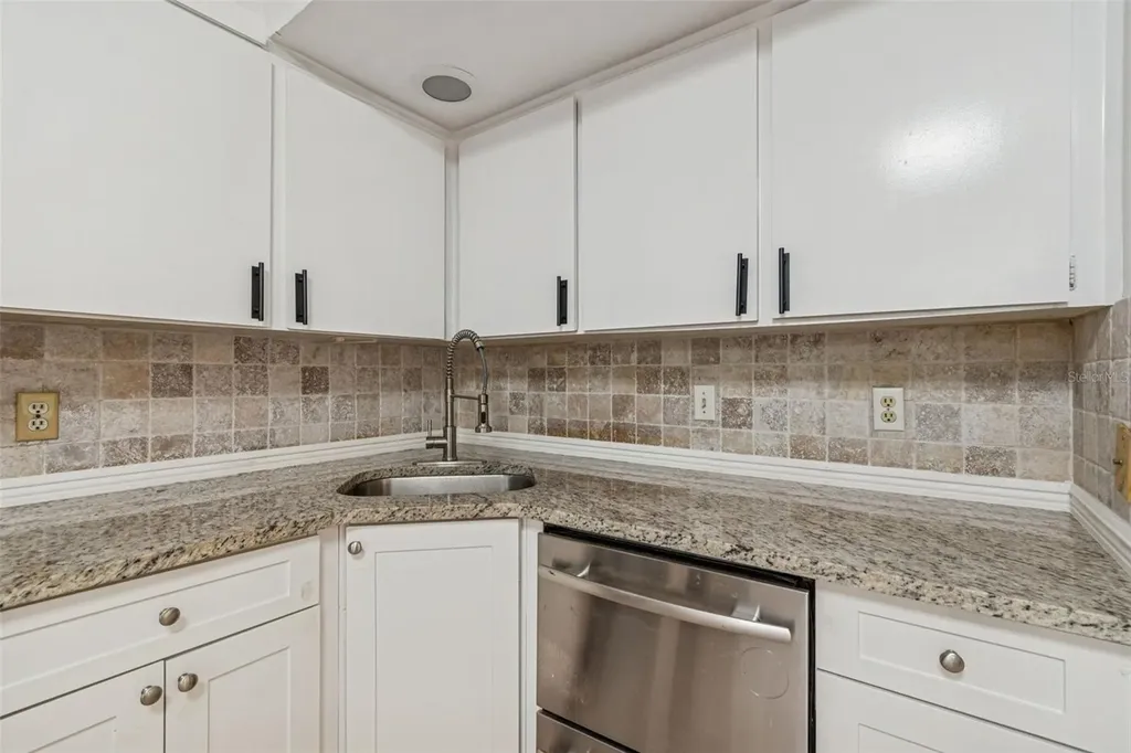 1930 Gregory Drive Tampa FL 33613