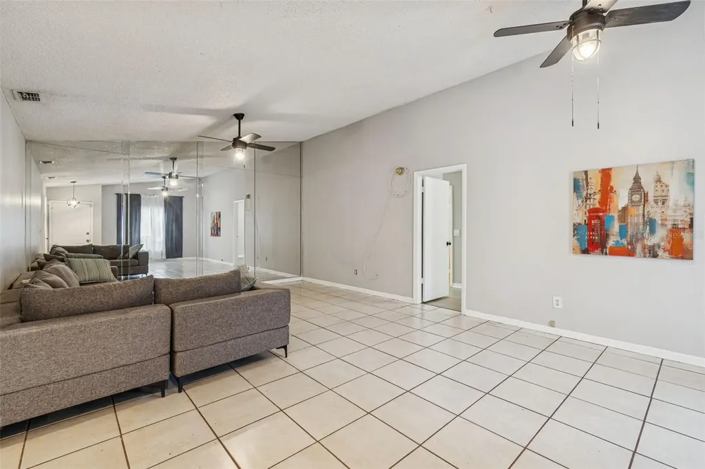 1930 Gregory Drive Tampa FL 33613
