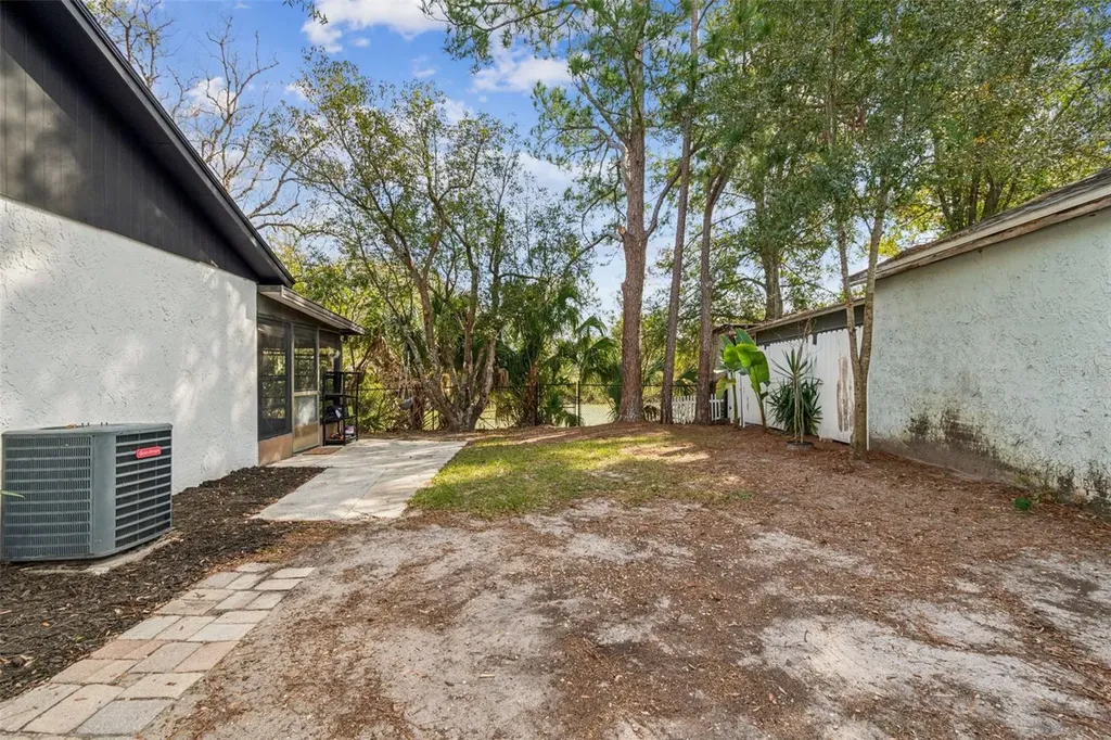 1930 Gregory Drive Tampa FL 33613