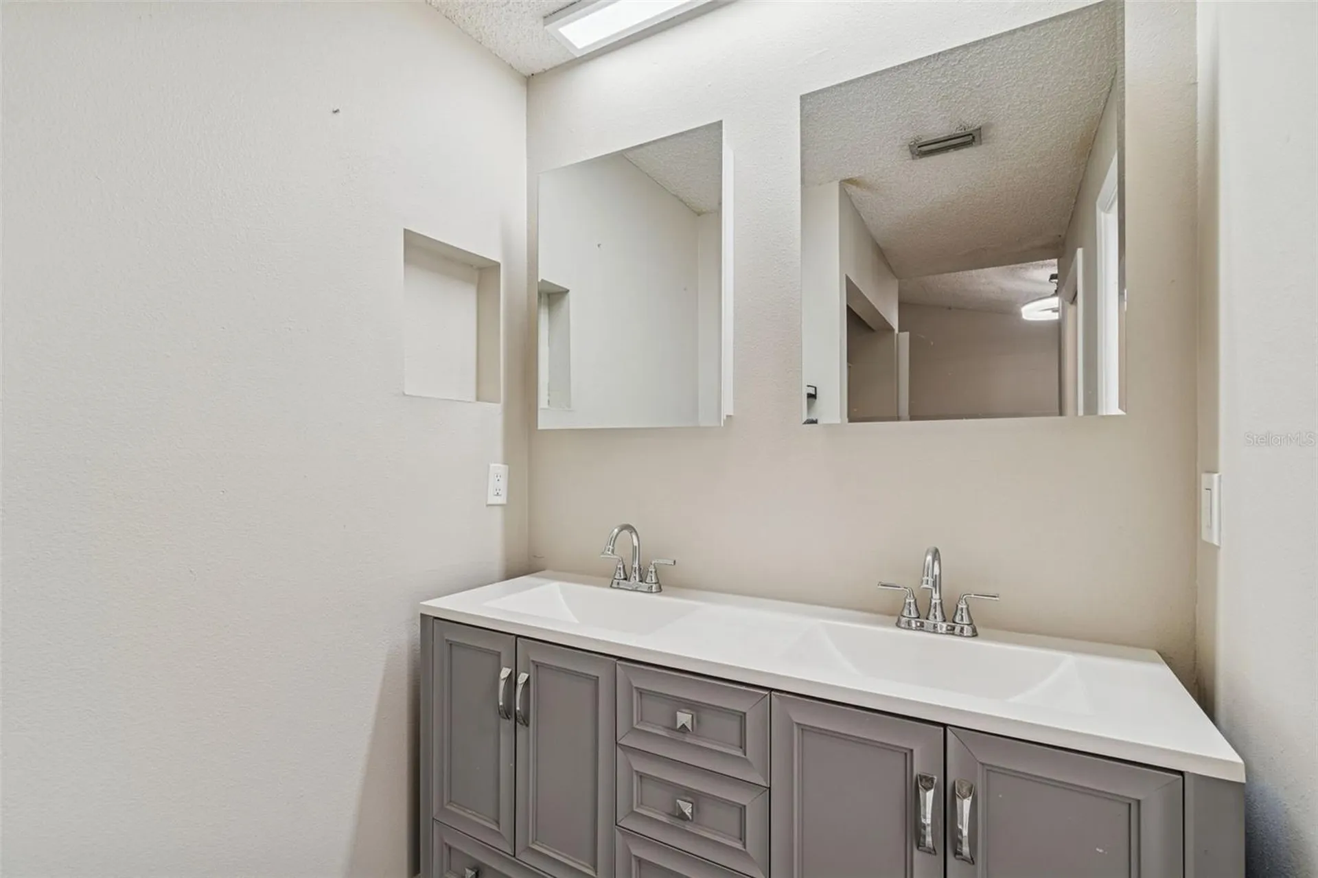 1930 Gregory Drive Tampa FL 33613