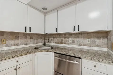 1930 Gregory Drive Tampa FL 33613