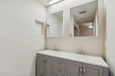 1930 Gregory Drive Tampa FL 33613