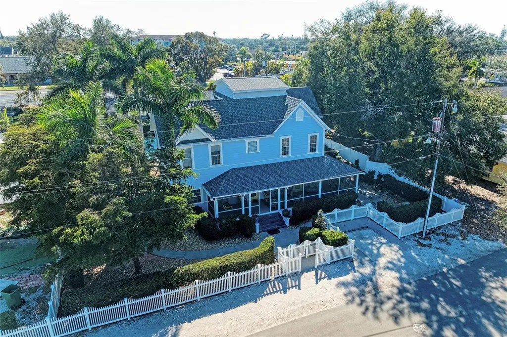 1315 15th Avenue W Bradenton FL 34205