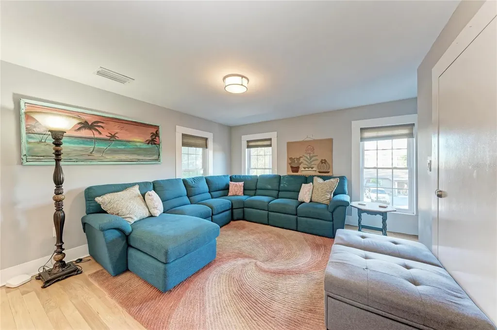 1315 15th Avenue W Bradenton FL 34205
