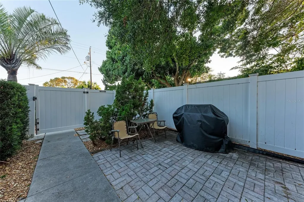 1315 15th Avenue W Bradenton FL 34205