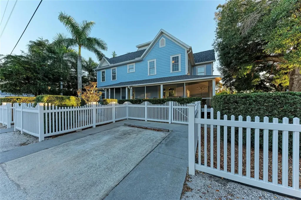 1315 15th Avenue W Bradenton FL 34205