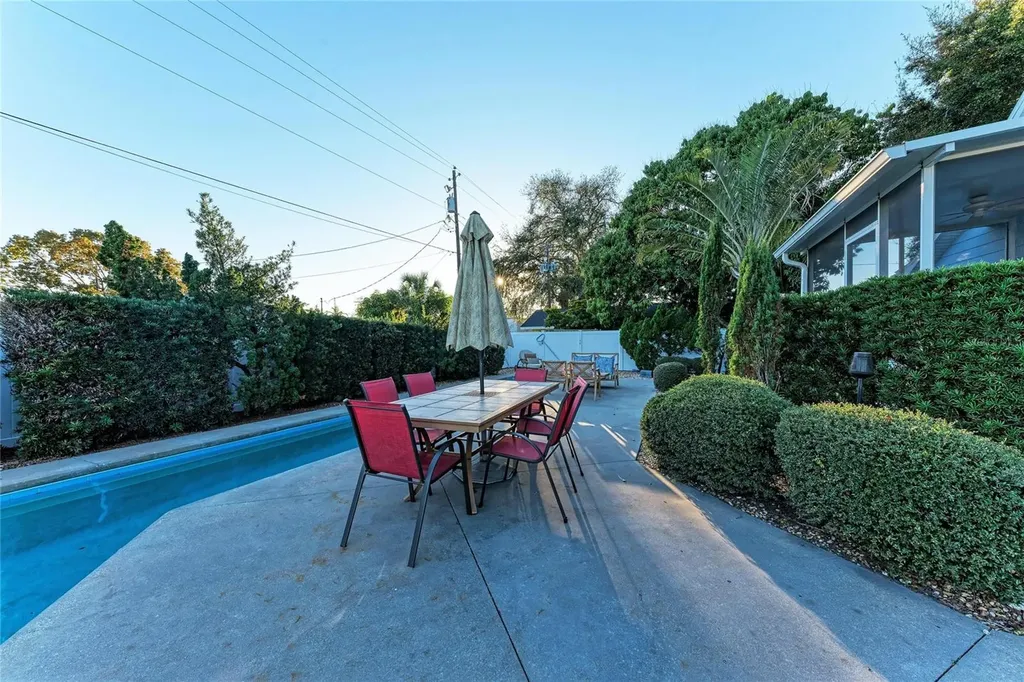 1315 15th Avenue W Bradenton FL 34205