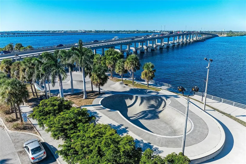 1315 15th Avenue W Bradenton FL 34205