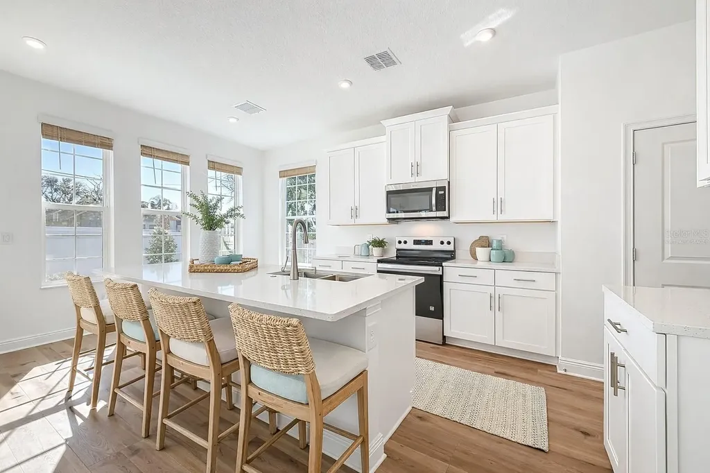 1066 8th Avenue S St Petersburg FL 33705