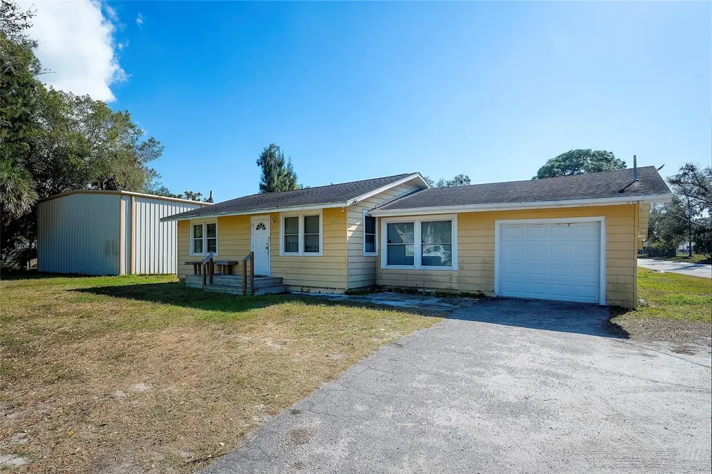 2118 53rd Avenue W Bradenton FL 34207