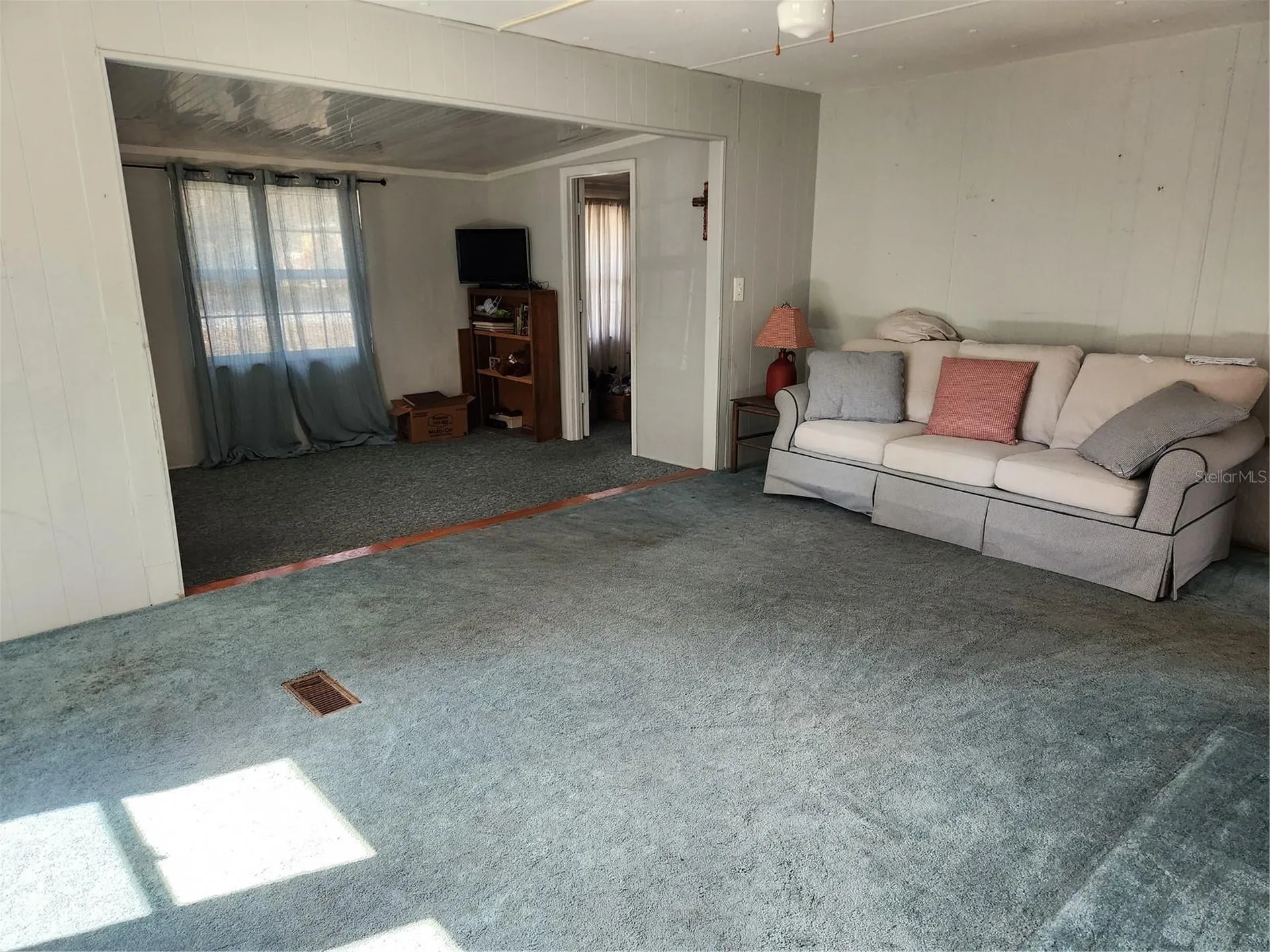 2289 Cr 436a Lake Panasoffkee FL 33538