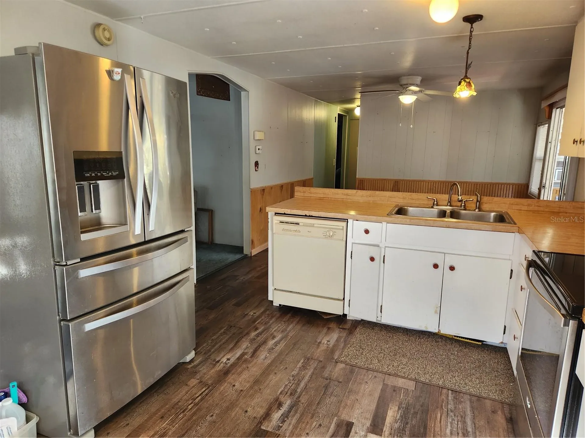 2289 Cr 436a Lake Panasoffkee FL 33538
