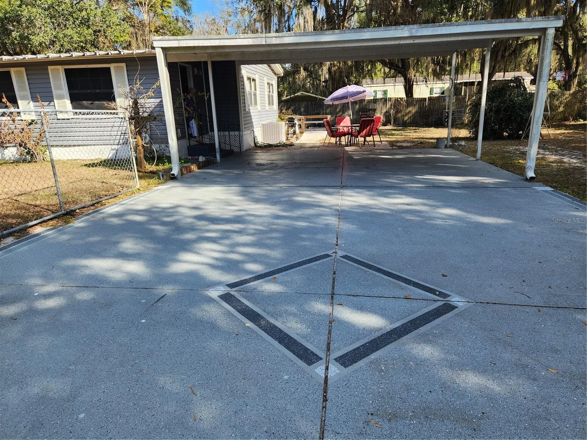 2289 Cr 436a Lake Panasoffkee FL 33538