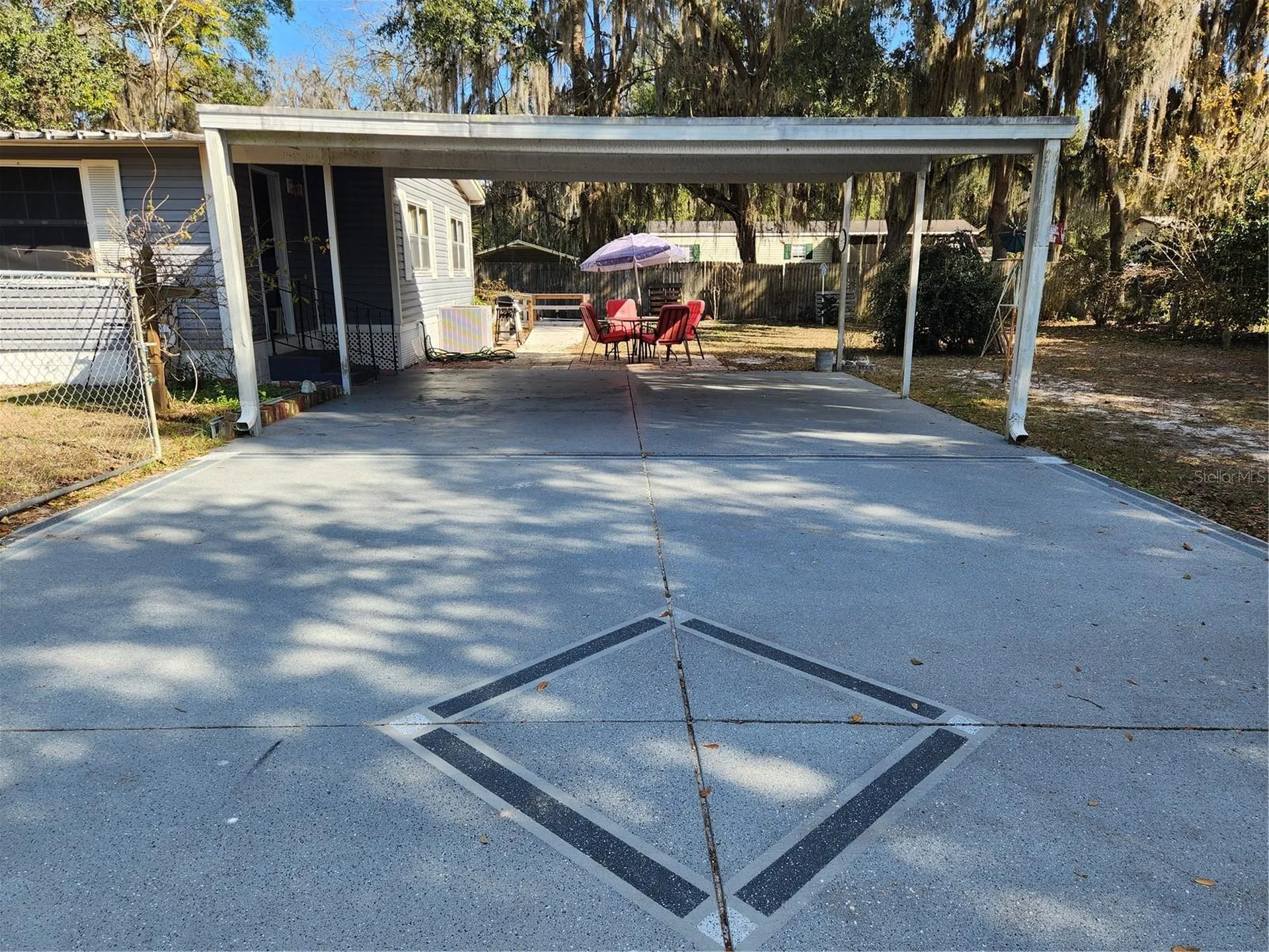 2289 Cr 436a Lake Panasoffkee FL 33538