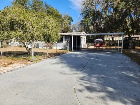 2289 Cr 436a Lake Panasoffkee FL 33538