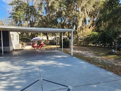 2289 Cr 436a Lake Panasoffkee FL 33538