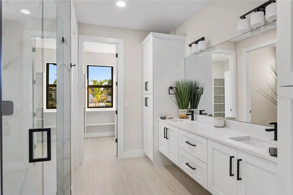 1711 SW 3rd Street Cape Coral FL 33991