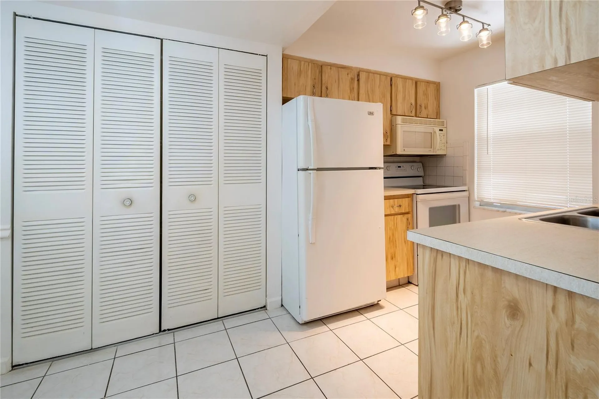 2452 Enterprise Road Clearwater FL 33763