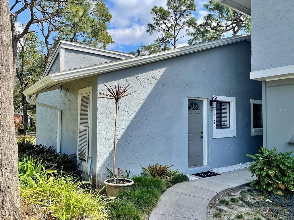 702 Saint Matthew Circle Altamonte Springs FL 32714