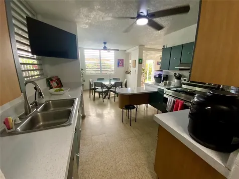 A 1, Villas Del Parque Y Estancias Guaynabo PR 00969