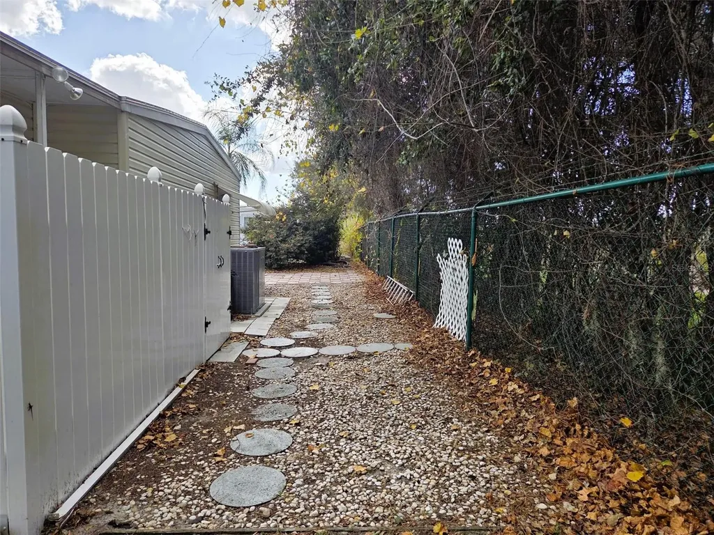 302 Oakwood Boulevard W Sarasota FL 34237