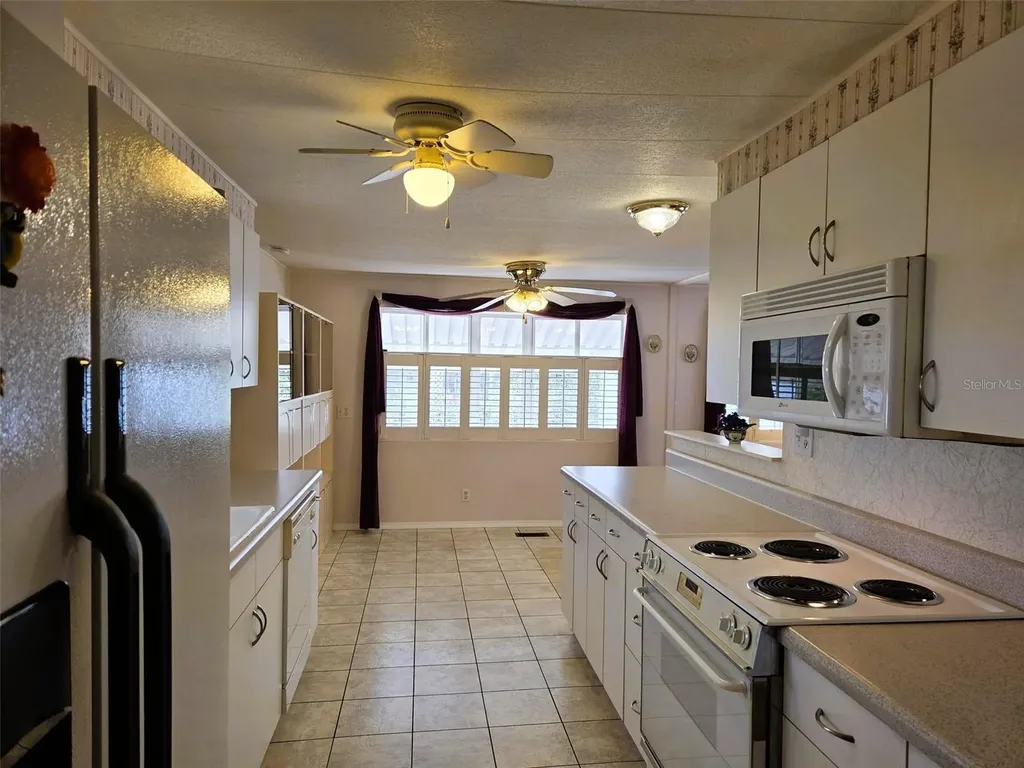 302 Oakwood Boulevard W Sarasota FL 34237