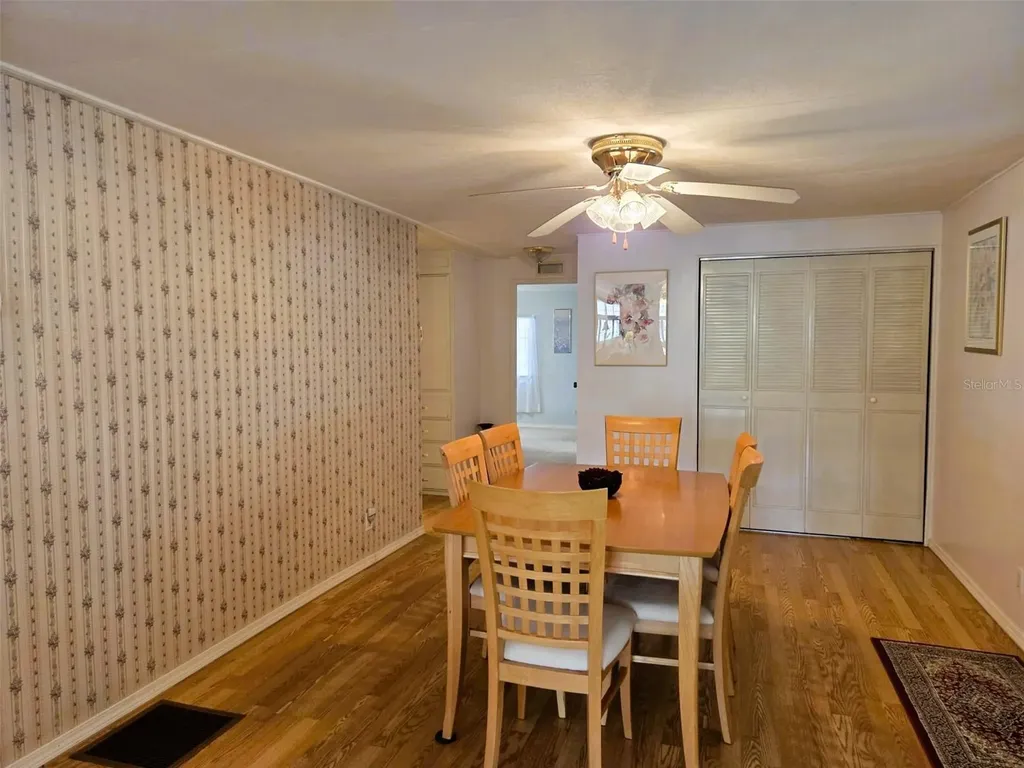 302 Oakwood Boulevard W Sarasota FL 34237