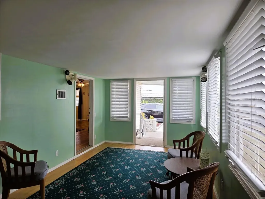 302 Oakwood Boulevard W Sarasota FL 34237