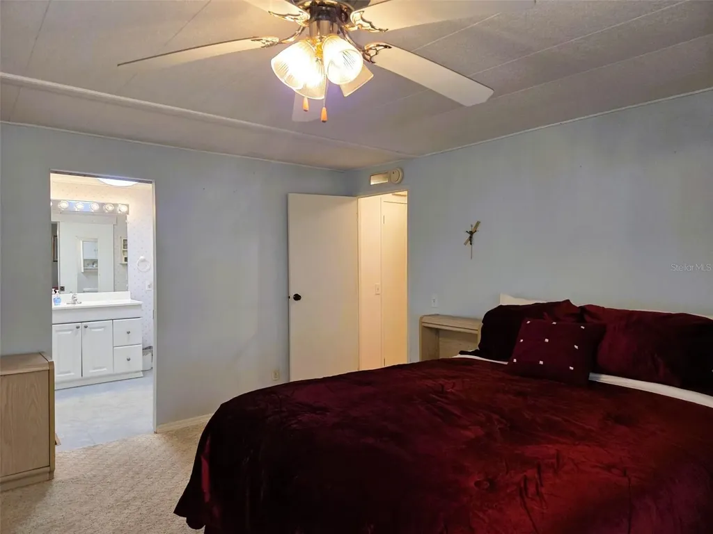302 Oakwood Boulevard W Sarasota FL 34237