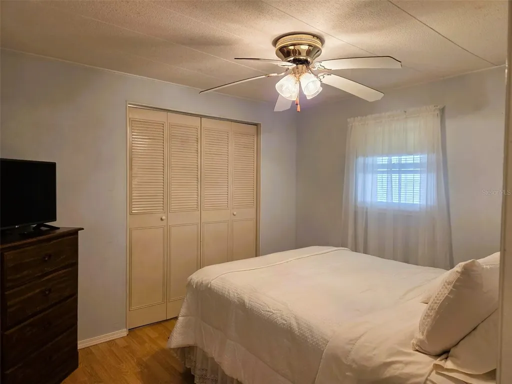302 Oakwood Boulevard W Sarasota FL 34237