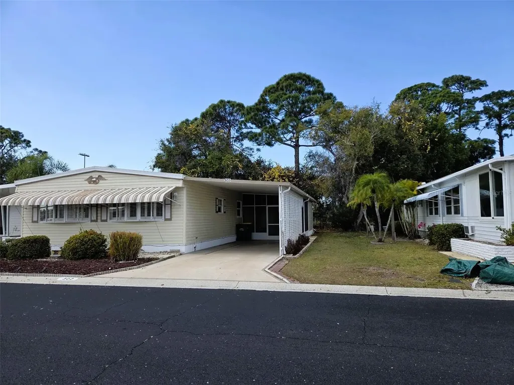 302 Oakwood Boulevard W Sarasota FL 34237