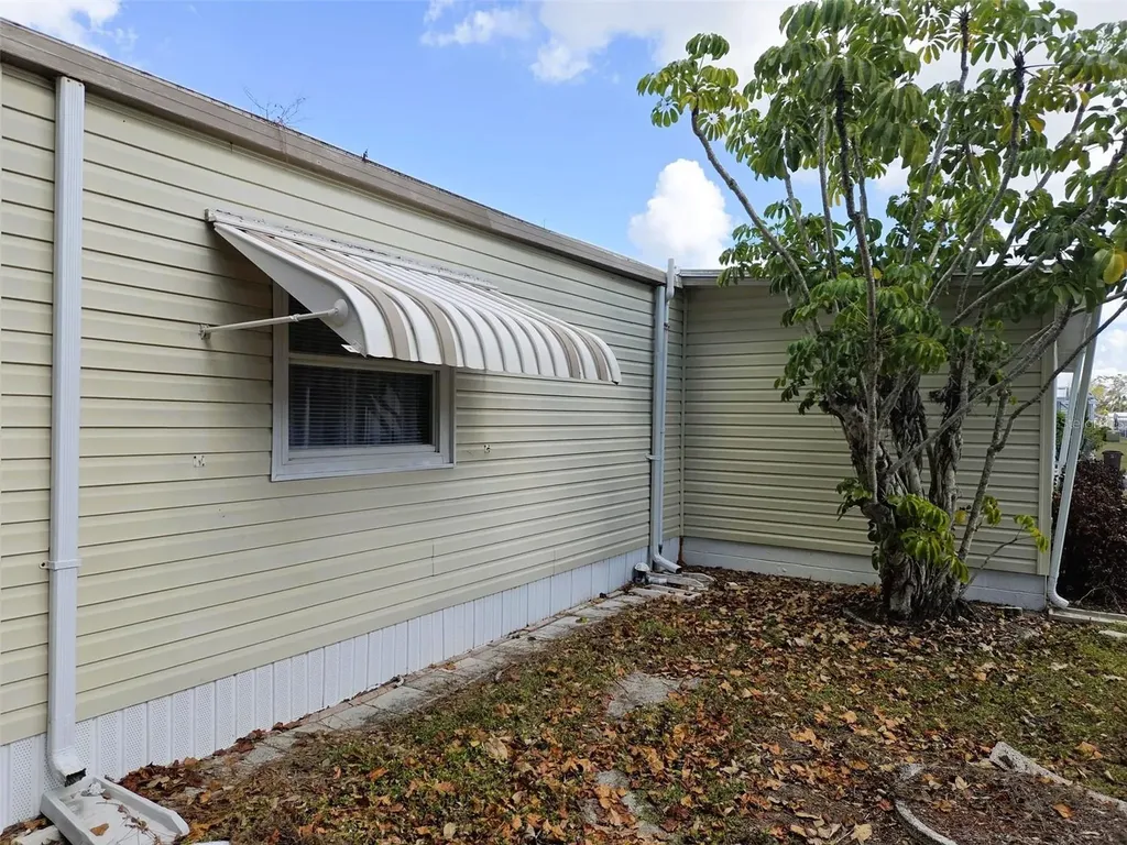 302 Oakwood Boulevard W Sarasota FL 34237