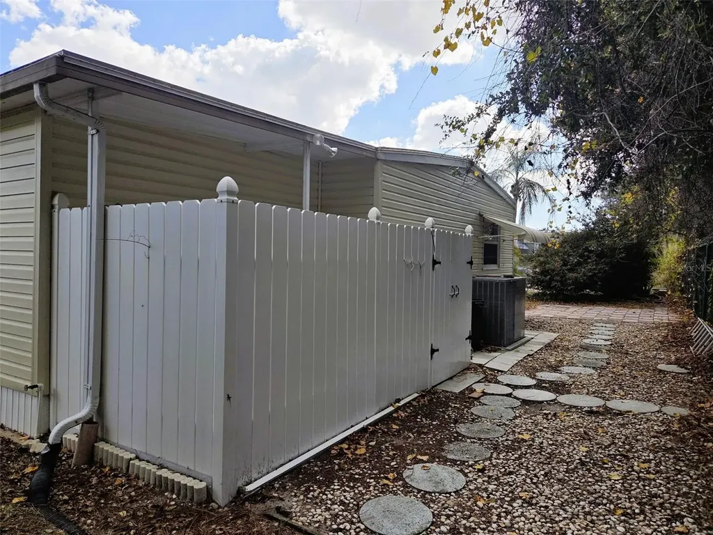 302 Oakwood Boulevard W Sarasota FL 34237