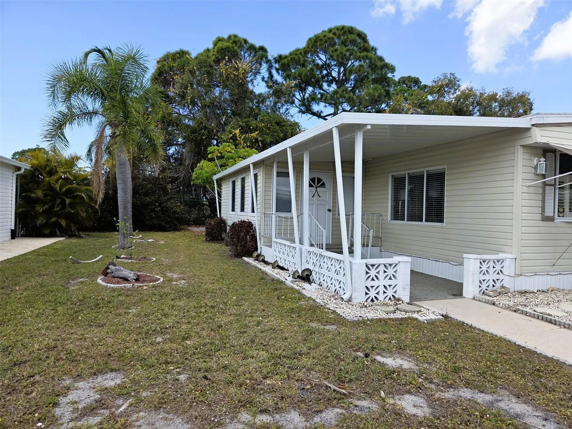 302 Oakwood Boulevard W Sarasota FL 34237