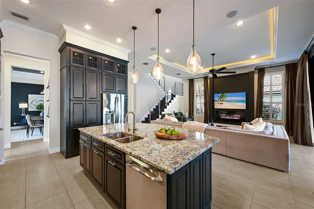 512 Mast Drive Bradenton FL 34208