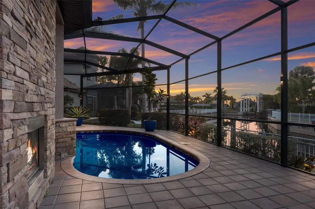 512 Mast Drive Bradenton FL 34208