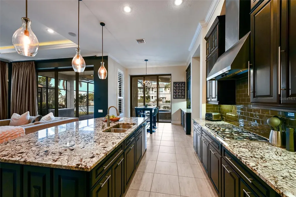 512 Mast Drive Bradenton FL 34208