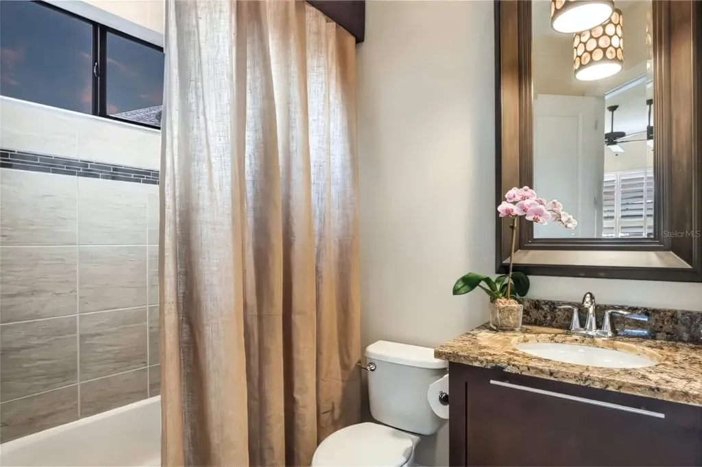 512 Mast Drive Bradenton FL 34208