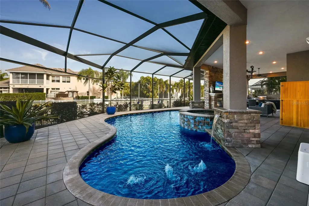 512 Mast Drive Bradenton FL 34208