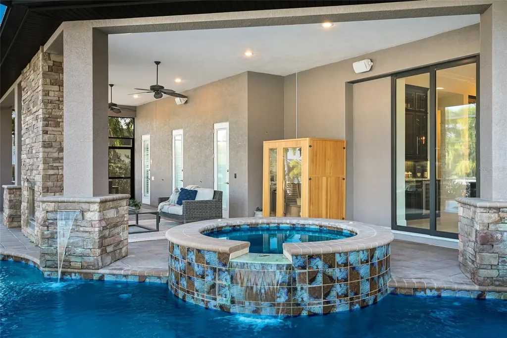 512 Mast Drive Bradenton FL 34208