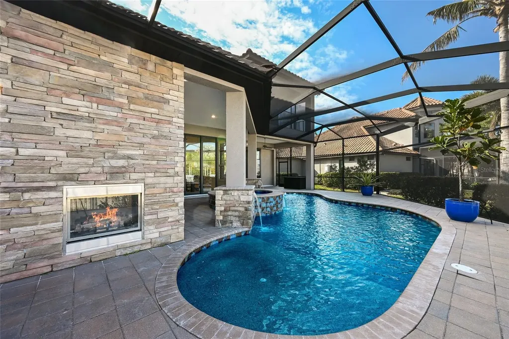 512 Mast Drive Bradenton FL 34208