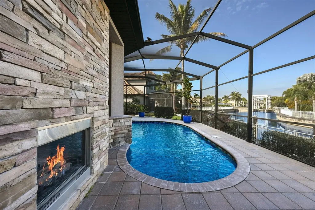 512 Mast Drive Bradenton FL 34208