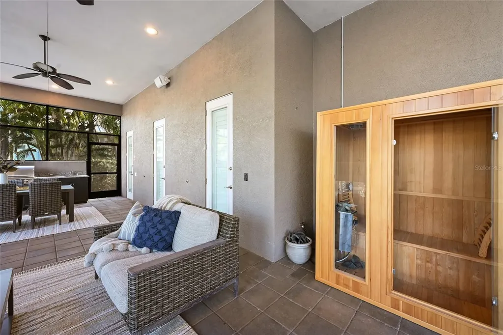 512 Mast Drive Bradenton FL 34208