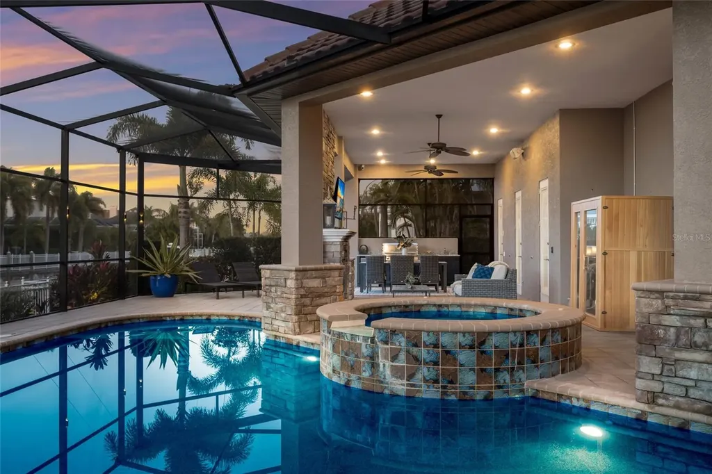 512 Mast Drive Bradenton FL 34208