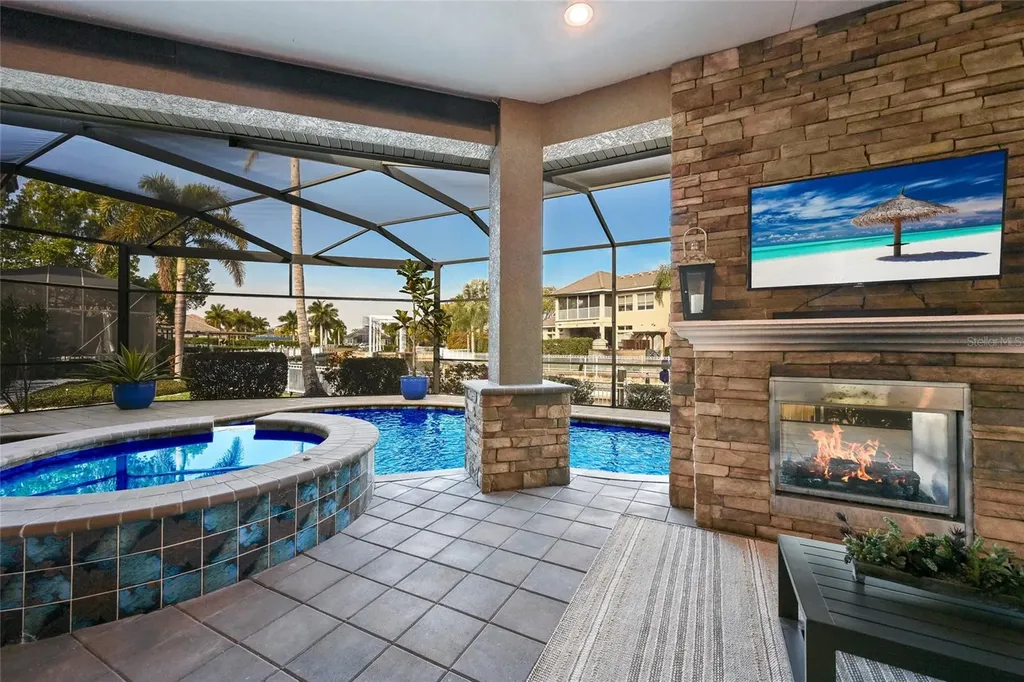 512 Mast Drive Bradenton FL 34208