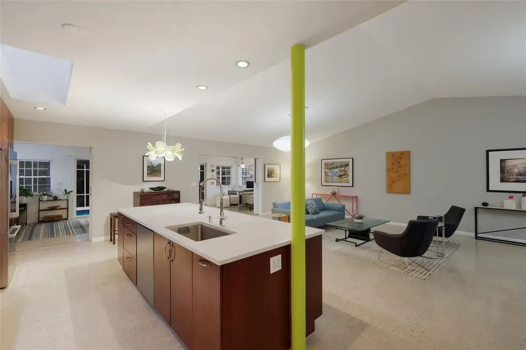 428 Sapphire Drive Sarasota FL 34234