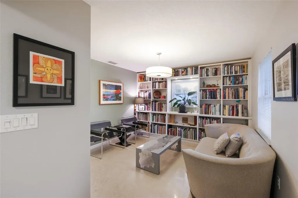 428 Sapphire Drive Sarasota FL 34234